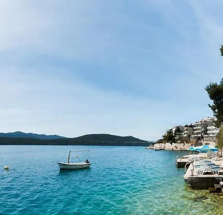 Nova 4* Neum