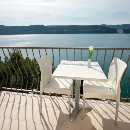 Nova Neum